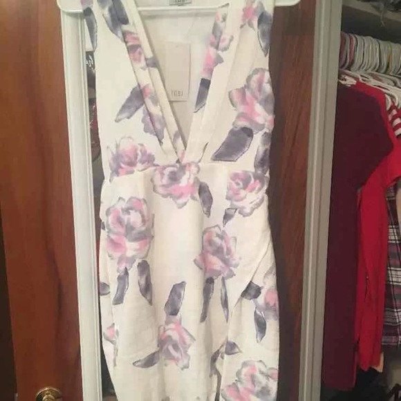 Tobi white Floral dress - Picture 3 of 4